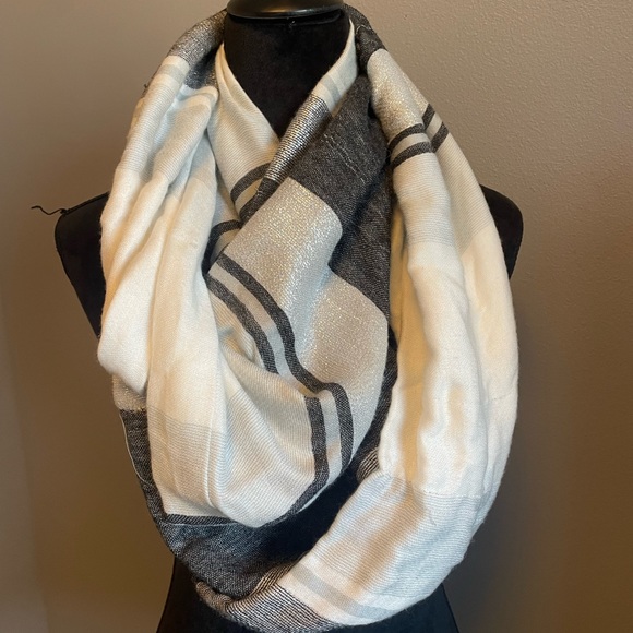 Infinity scarf - Picture 4 of 4